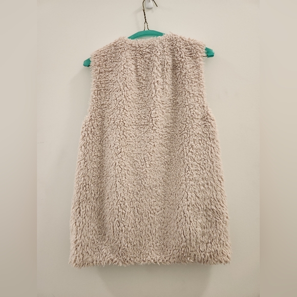 Wilfred fluffy faux fur cream vest - Picture 4 of 7